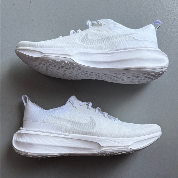 Nike Men's White Invincible 3 Running Sneakers - Picture 1 of 5
